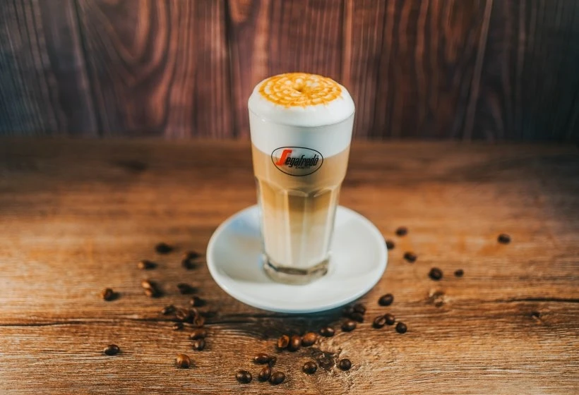 Latte macchiato met diverse smaken