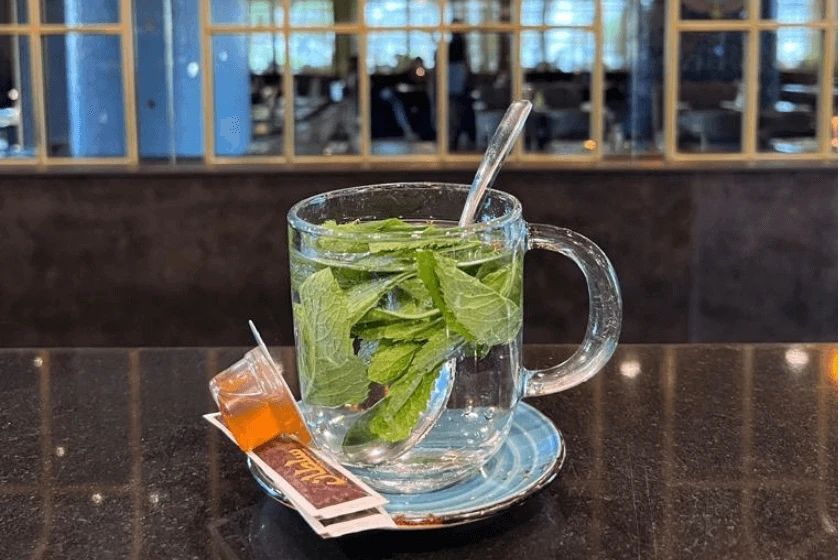 Thee Sultan (mint) met honing