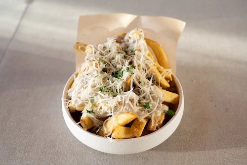 Patate fritas (truffelmayo/parmezaan)